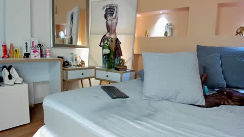 Iriss  online show from January 25, 4:03 pm