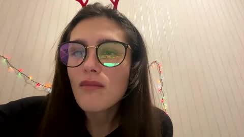 irisss31 online show from December 25, 5:47 pm