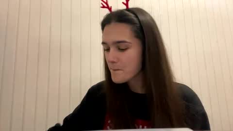 irisss31 online show from December 23, 5:32 pm