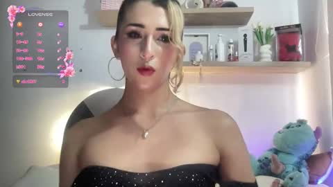 isa__fox_1 online show from March 24, 9:32 pm