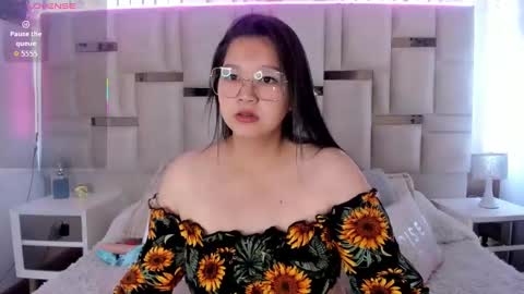 Snapshot of isa__rose chatting on October 6, 12:01 pm isa rose online show from October 6, 12:01 pm