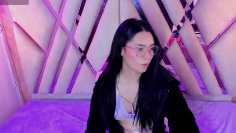 Isa online show from April 11, 8:07 am