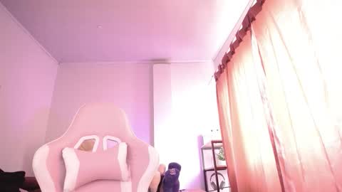 Isabella  online show from November 5, 3:25 pm