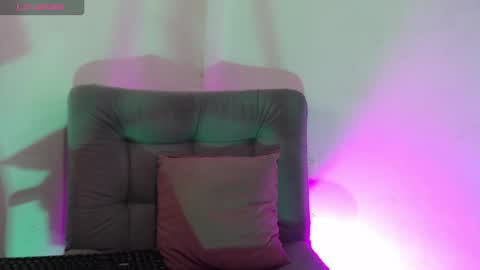 Isabella Hall online show from February 3, 9:30 pm