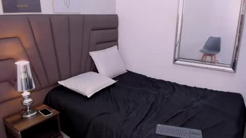 Snapshot of isa_juanjo chatting on October 23, 4:58 am isa_juanjo online show from October 23, 4:58 am