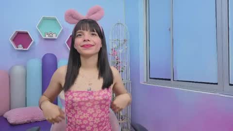 Isaa Skinny  online show from April 17, 3:31 am