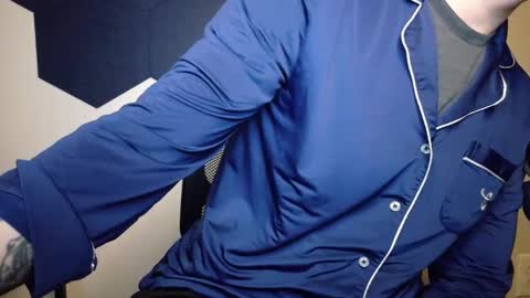 isaac online show from March 22, 10:19 am