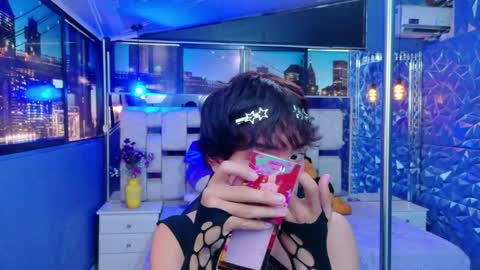 isaacnova online show from May 31, 9:05 pm