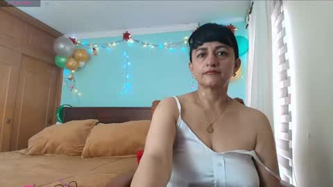 Isabeel Sofia online show from June 5, 2:55 pm