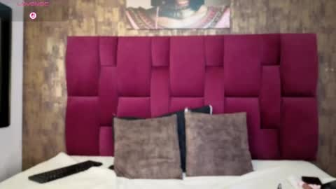 Isa online show from April 15, 8:20 pm