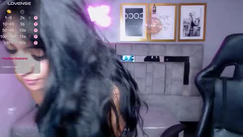Snapshot of isabella_collen_v chatting on September 29, 2:05 pm Hi Stream 800am to 200pm online show from September 29, 2:05 pm