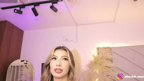 Isabella online show from May 23, 9:49 am