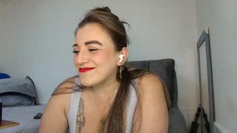 Isabella online show from April 22, 3:35 am