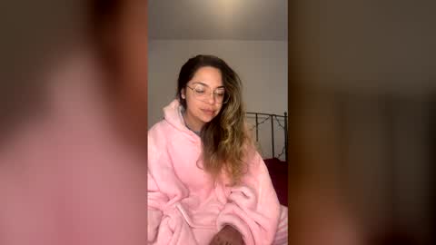 isabellaelizabeth online show from January 12, 6:15 pm