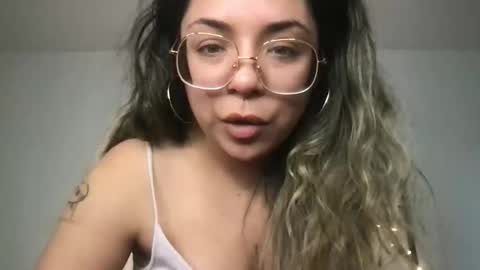 isabellaelizabeth online show from March 30, 10:10 pm