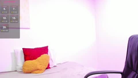 Instagram soybella01  online show from March 3, 8:43 pm