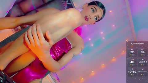 isabellagirs online show from February 12, 7:34 am