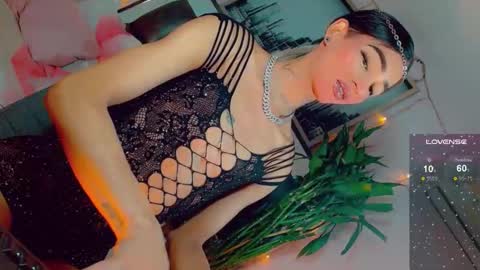 isabellagirs online show from April 6, 9:10 am