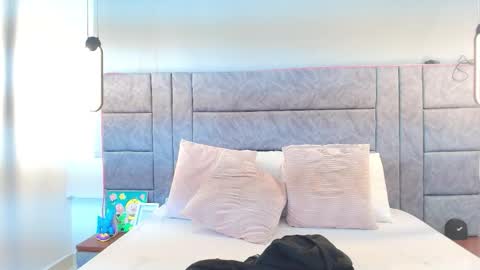 Isabella  online show from November 18, 2:53 pm