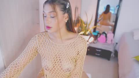 isabella online show from October 8, 4:29 am