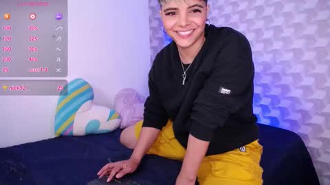 Isabella Mout  online show from February 7, 12:20 am