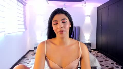 Isa online show from February 5, 5:53 pm