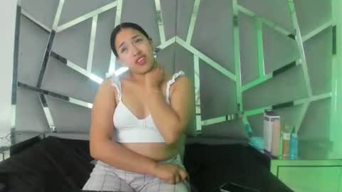 Snapshot of isabellrodriguez18 chatting on January 14, 10:48 am isabellrodriguez18 online show from January 14, 10:48 am