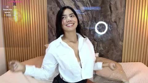 ISADORA online show from October 15, 2:15 am