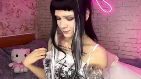 Issa online show from March 2, 11:06 am