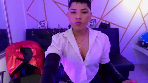 isabela online show from September 11, 11:39 pm