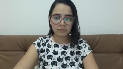 Snapshot of isemma chatting on October 27, 2:44 am Emma online show from October 27, 2:44 am