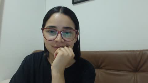 Snapshot of isemma chatting on October 22, 3:42 am Emma online show from October 22, 3:42 am