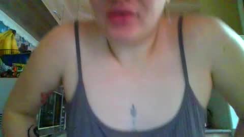 Snapshot of isingle_mom chatting on October 23, 8:05 am isingle_mom online show from October 23, 8:05 am