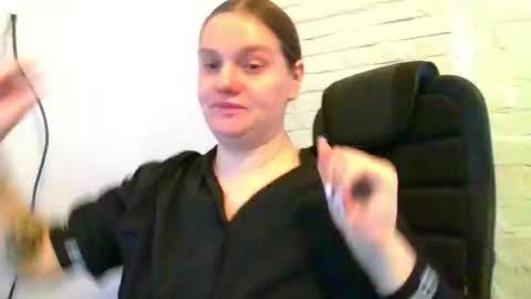 Snapshot of isingle_mom chatting on October 22, 4:37 am isingle_mom online show from October 22, 4:37 am