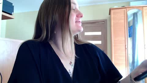 isingle_mom online show from March 25, 8:32 am