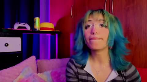 Isisjones18 online show from April 20, 6:16 am