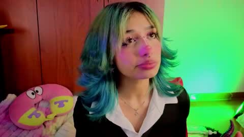 Isisjones18 online show from May 7, 3:02 am