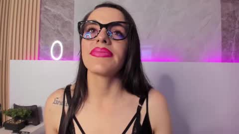 Isis Noir online show from September 19, 7:50 pm