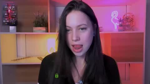 isla_dior online show from November 7, 3:47 pm