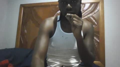 islandbey242 online show from June 18, 9:47 am