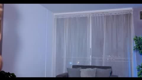 Julyane online show from October 18, 4:05 am