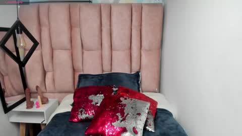 ISSA MILF online show from May 4, 1:39 pm