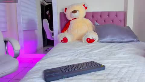 Isa  online show from December 22, 7:59 am