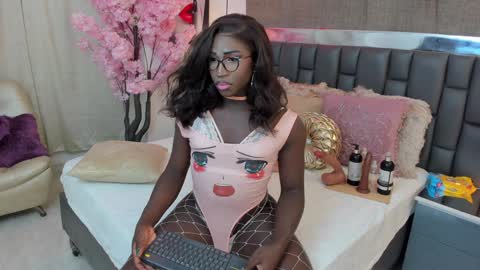 Iseey online show from January 5, 9:15 am