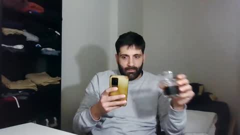 italianboybcn online show from January 17, 8:22 pm