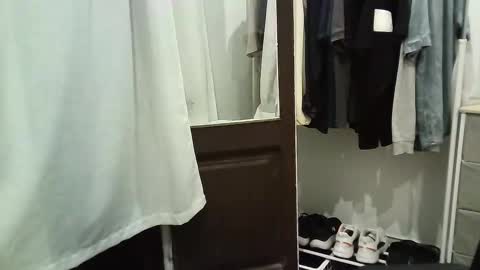 italianboybcn online show from September 11, 11:06 pm