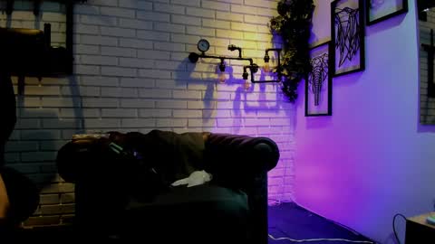 Italo Moore online show from September 10, 11:22 am