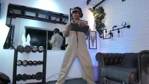 Italo Moore online show from October 9, 12:21 pm