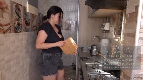 Jessi online show from December 7, 4:31 pm