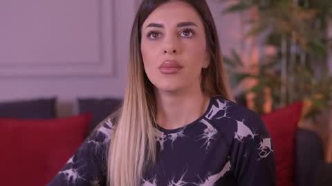 itsivylicious online show from April 21, 8:21 am